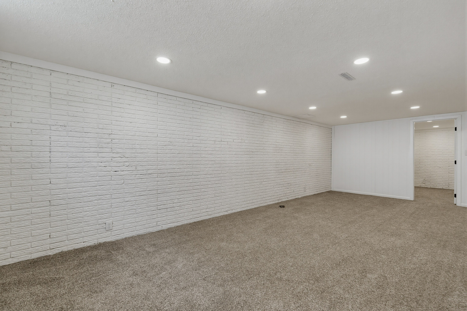 2704 Wood Dale Avenue Property Photo 25