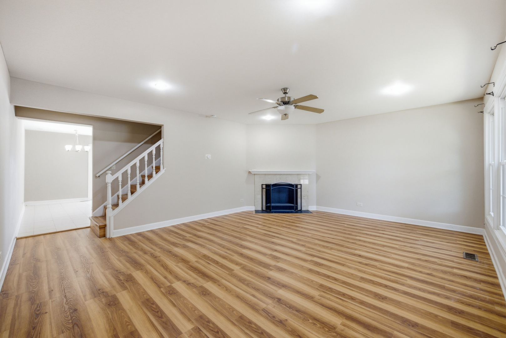 2038 Farnham Court Property Photo 2