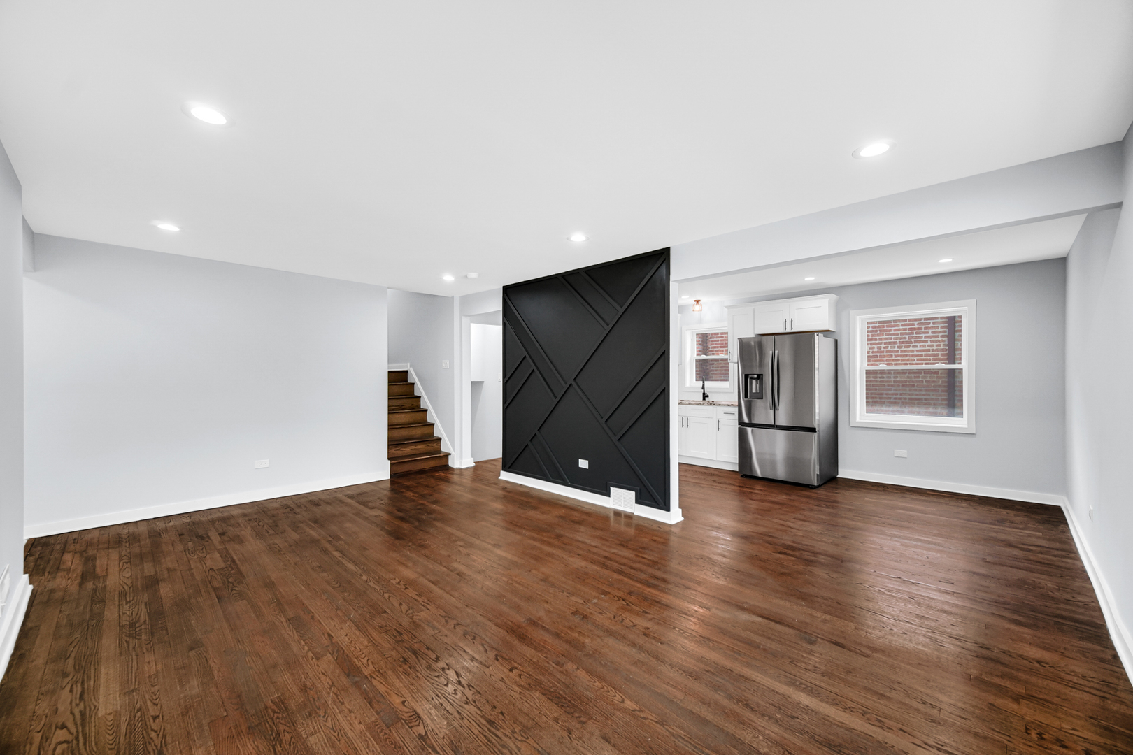 15041 Irving Avenue Property Photo 2