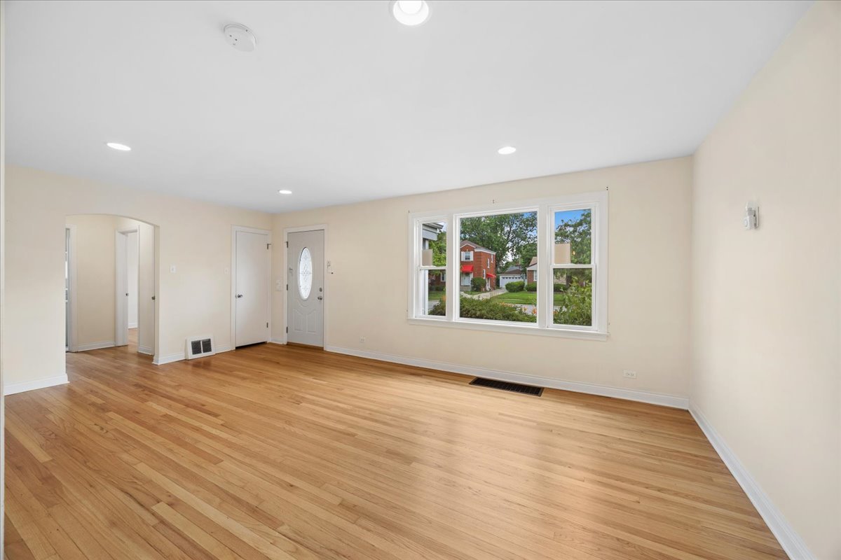 1307 Hull Avenue Property Photo 3