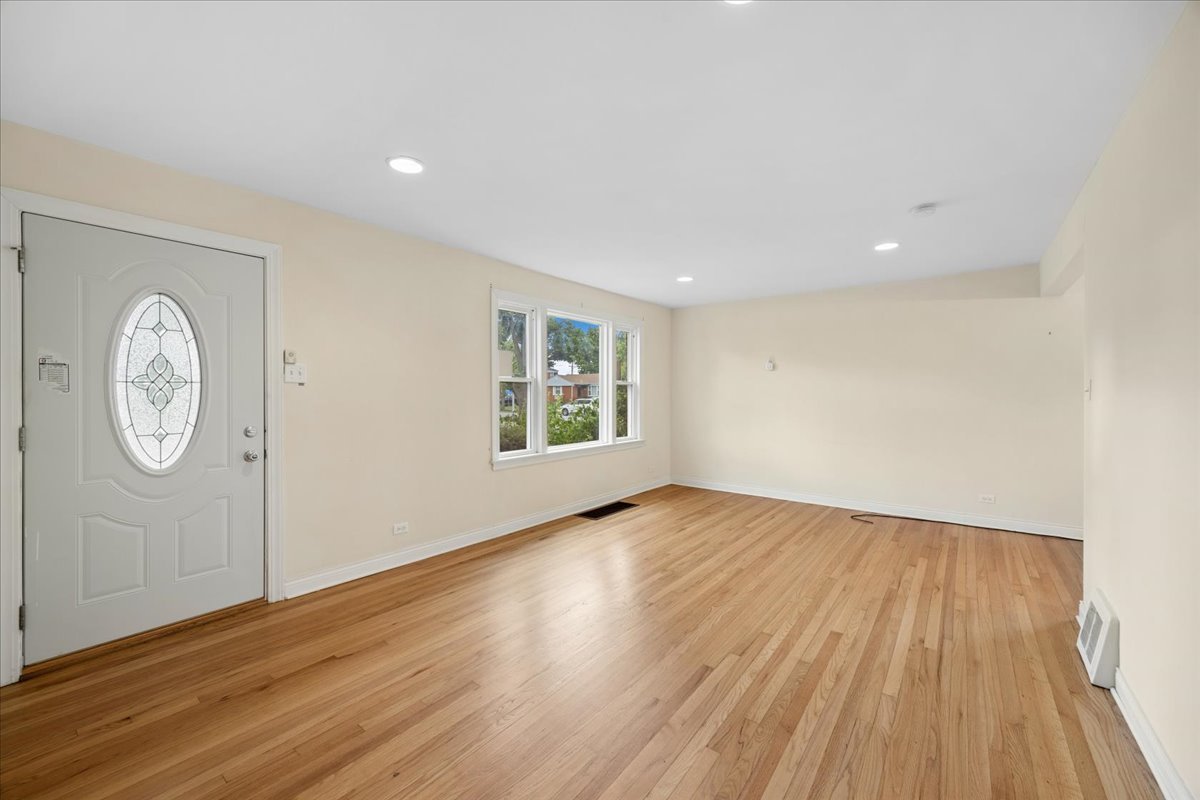 1307 Hull Avenue Property Photo 4