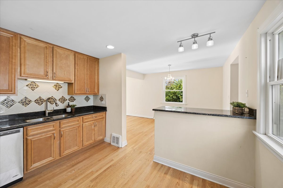 1307 Hull Avenue Property Photo 8