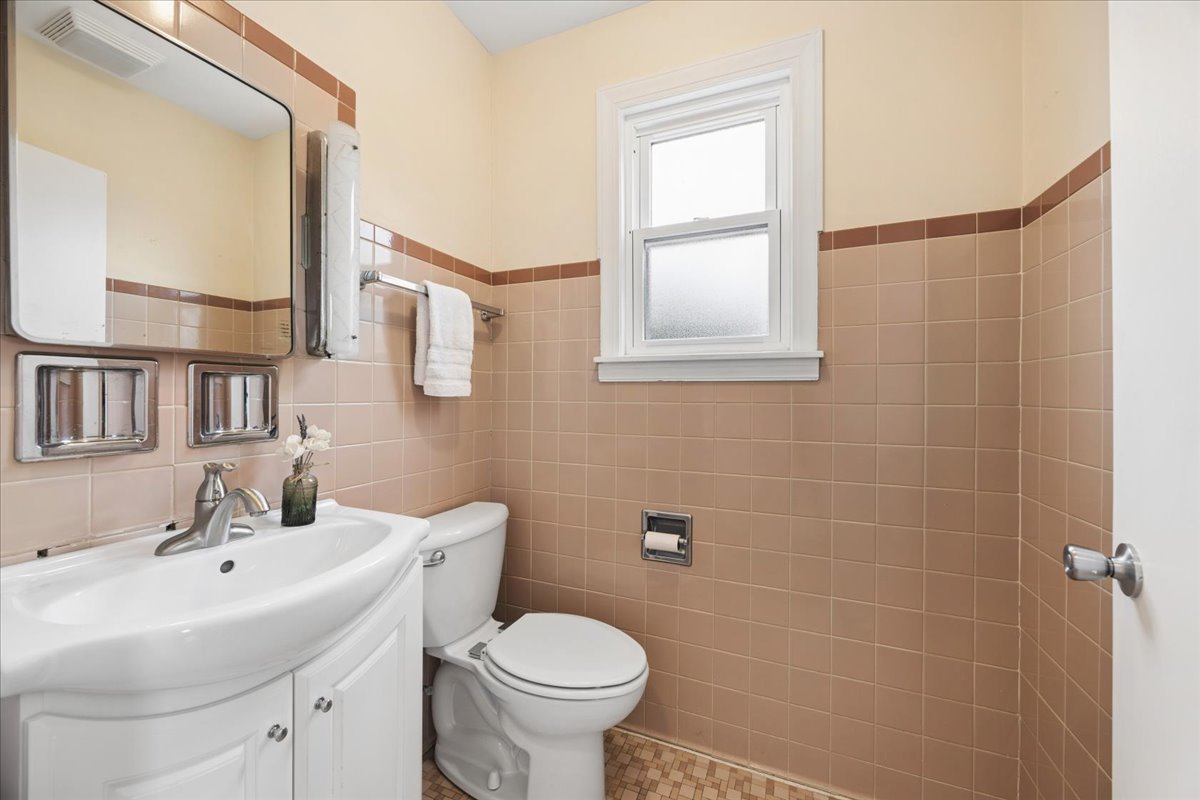 1307 Hull Avenue Property Photo 15