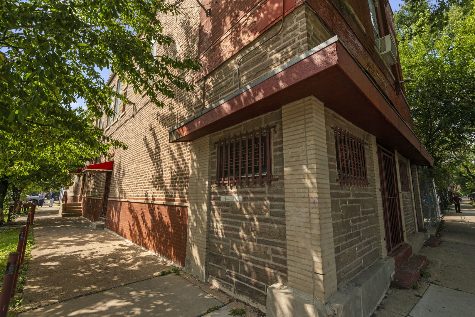 2258 S Whipple Street Property Photo 2