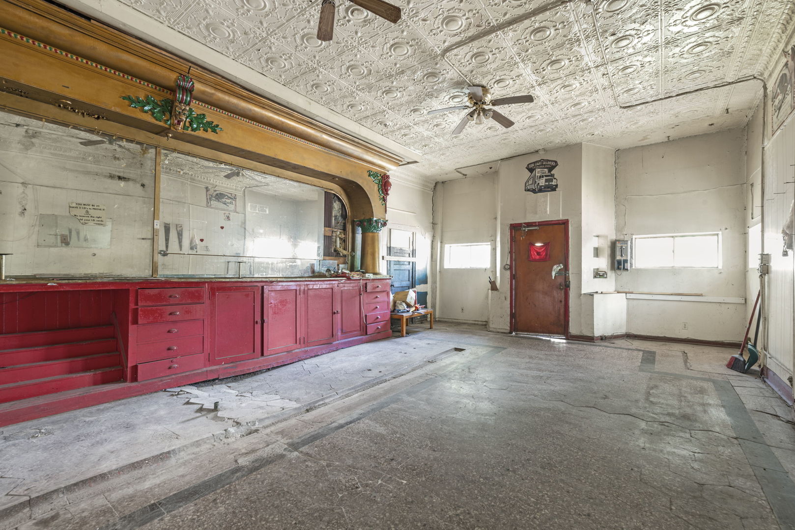 2258 S Whipple Street Property Photo 3