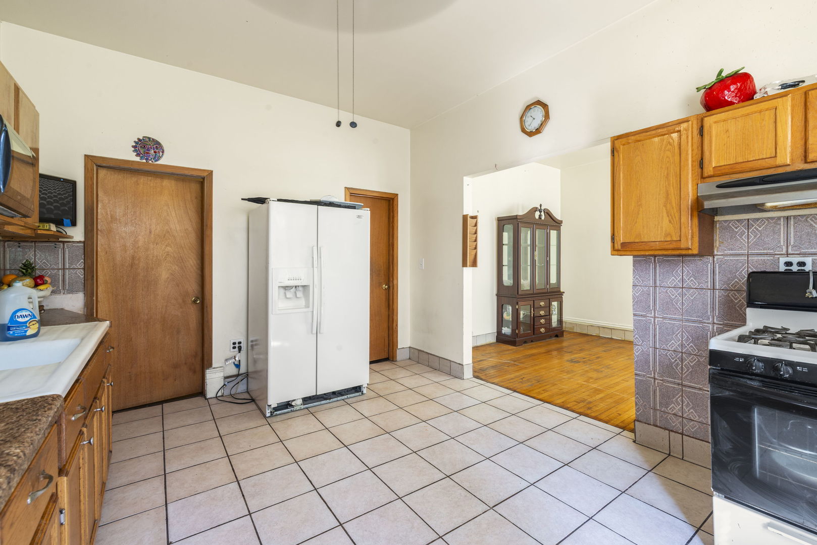 2258 S Whipple Street Property Photo 12