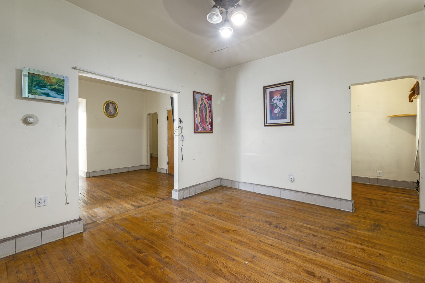 2258 S Whipple Street Property Photo 14