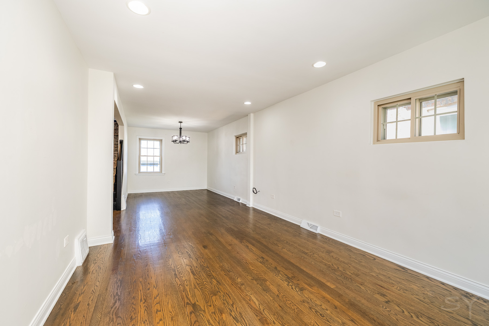 5548 S Kilbourn Avenue Property Photo 3