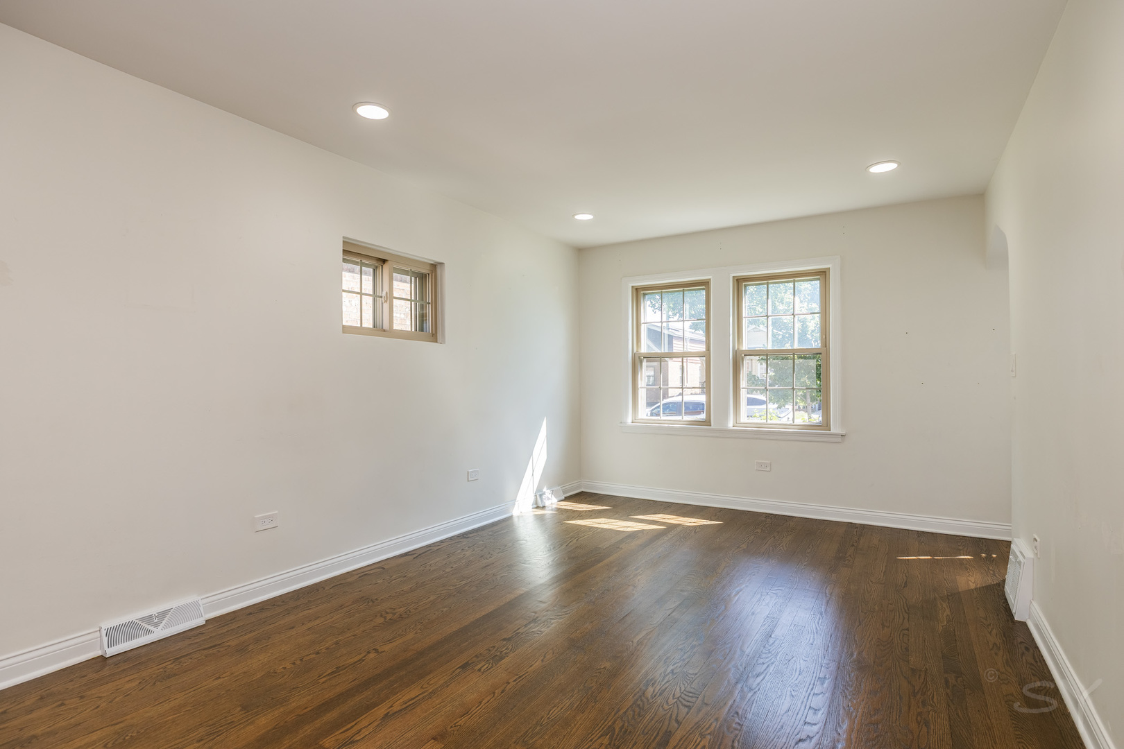 5548 S Kilbourn Avenue Property Photo 13