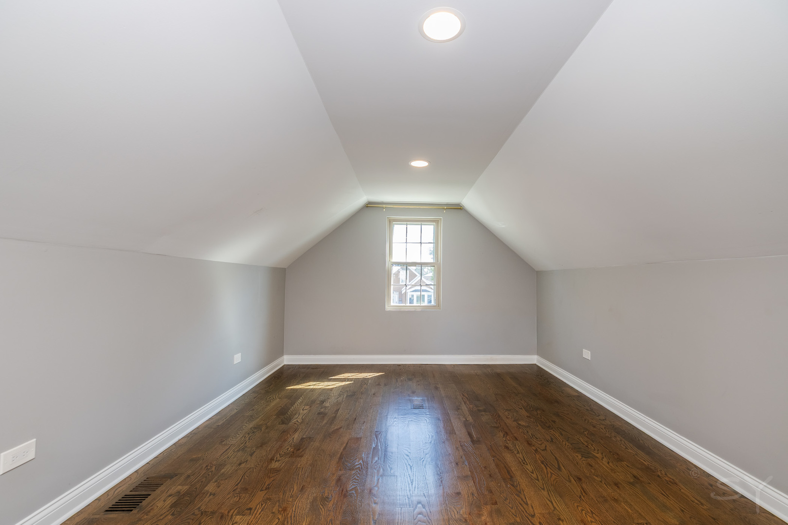 5548 S Kilbourn Avenue Property Photo 18