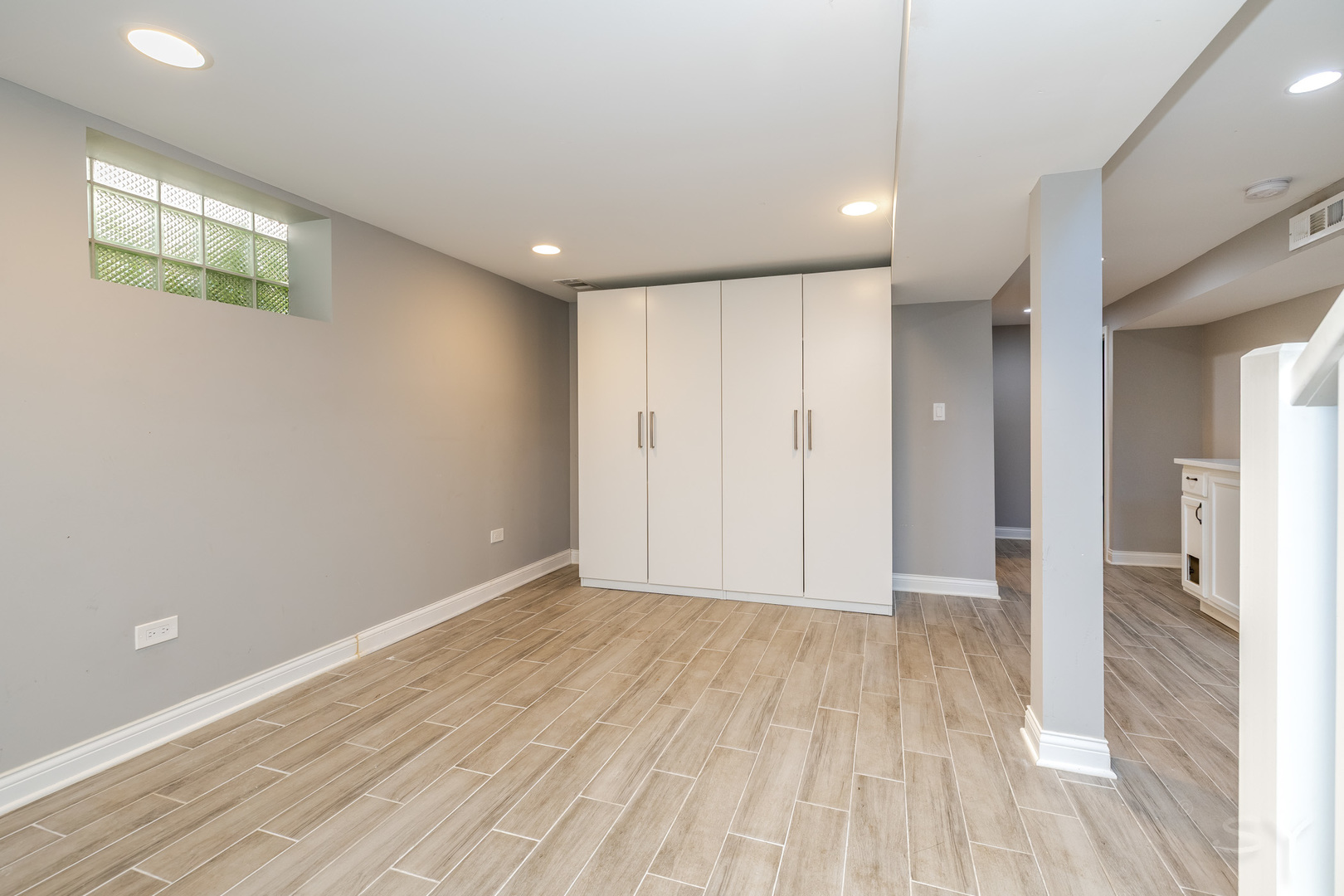5548 S Kilbourn Avenue Property Photo 23