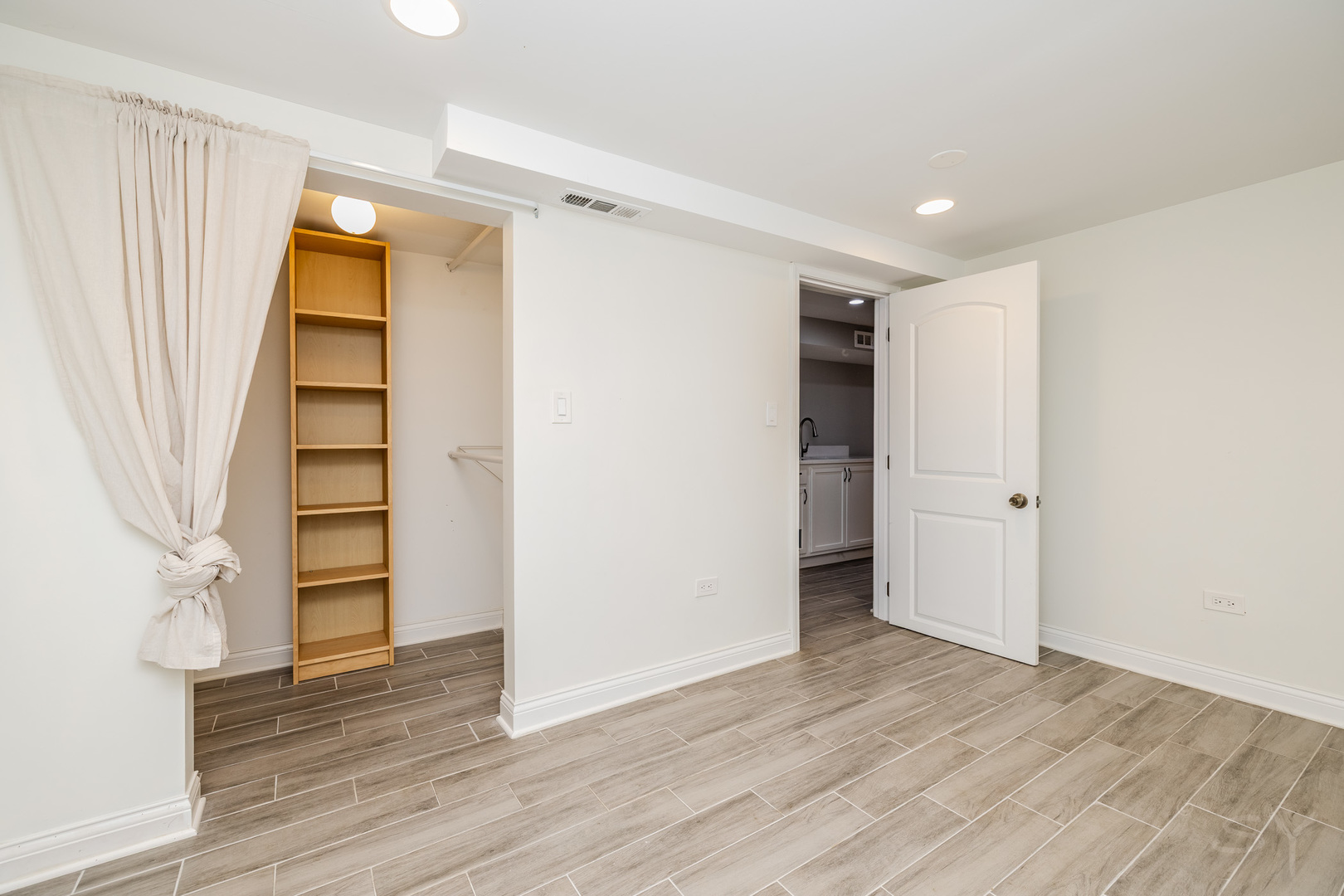 5548 S Kilbourn Avenue Property Photo 27