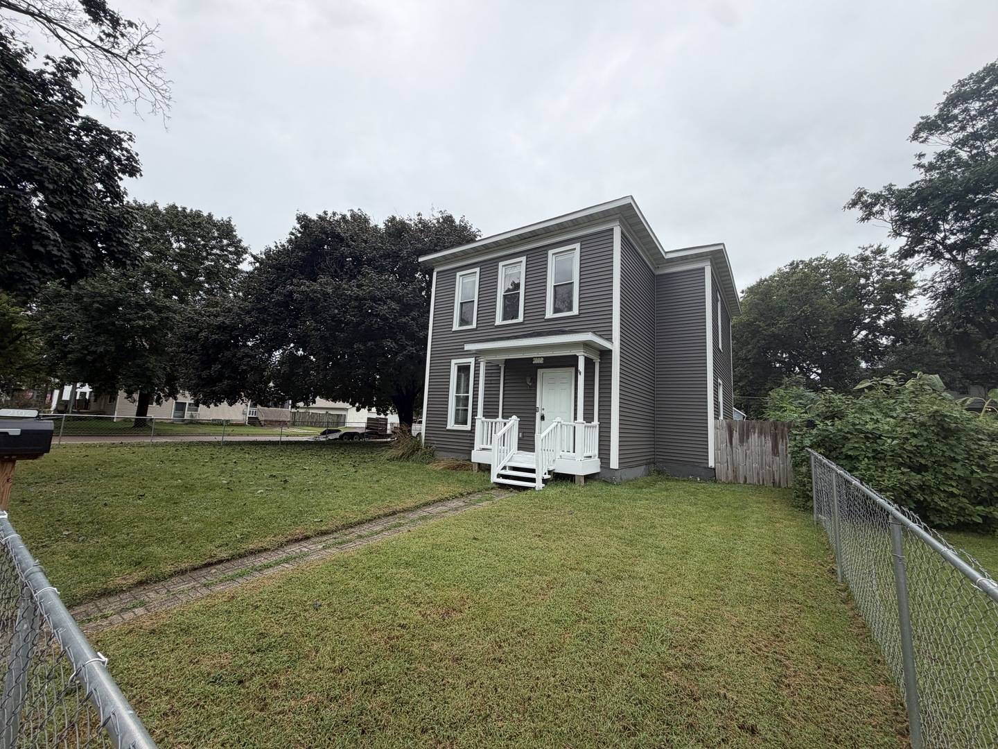 2102 Garfield Street Property Photo 1