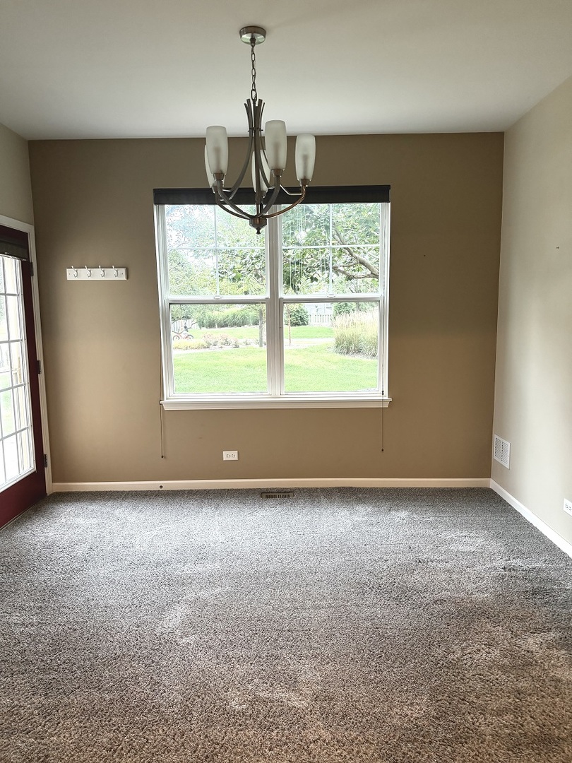 1282 Newport Circle Property Photo 6