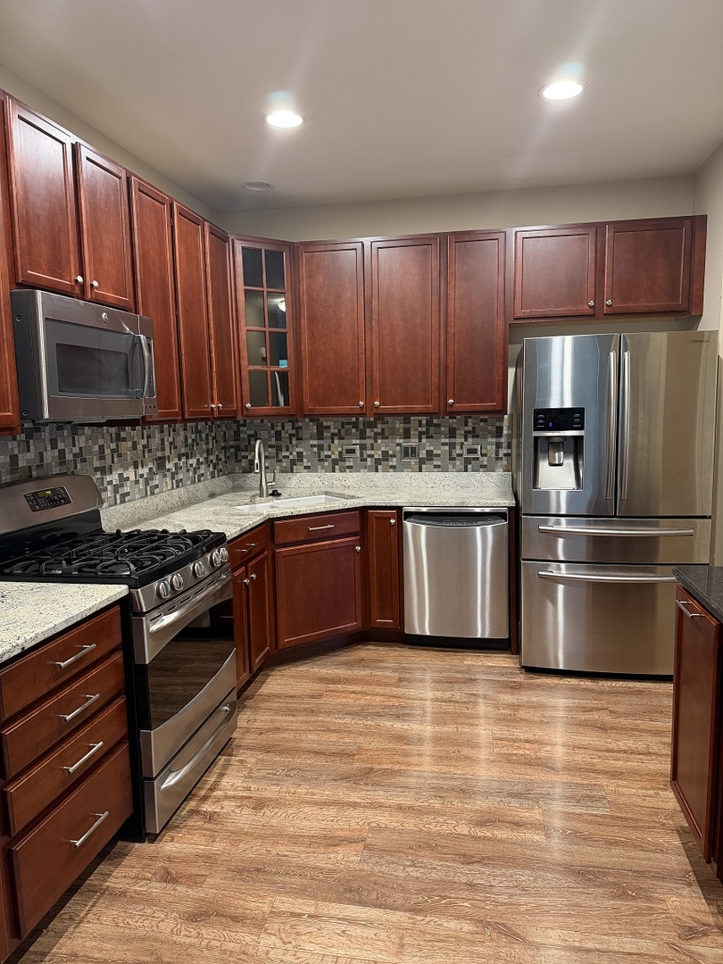1282 Newport Circle Property Photo 8