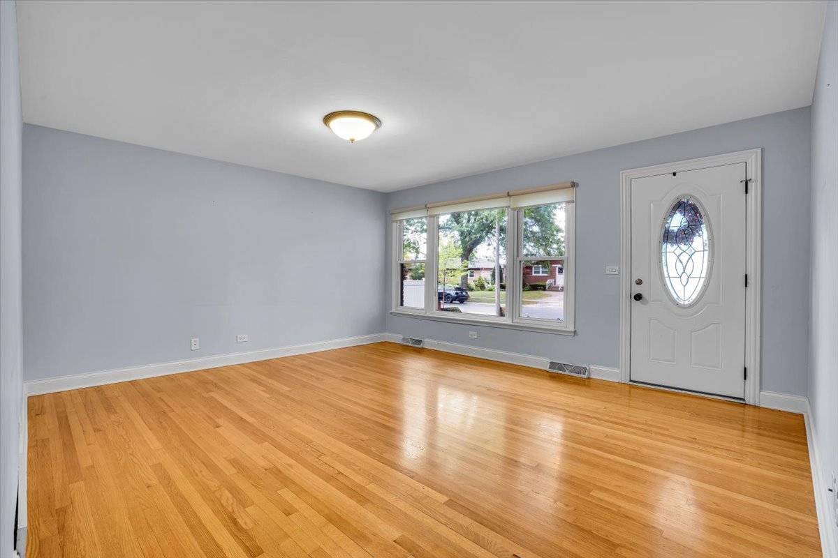 1402 S Robert Drive Property Photo 3