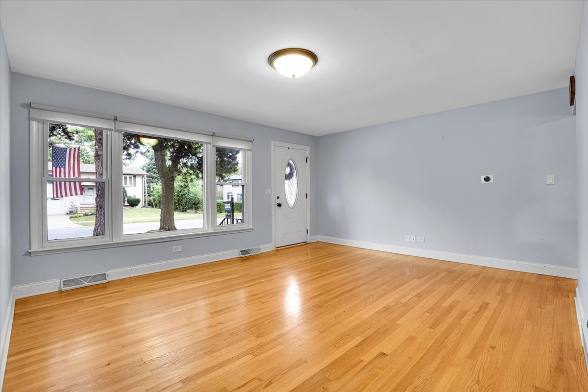 1402 S Robert Drive Property Photo 4