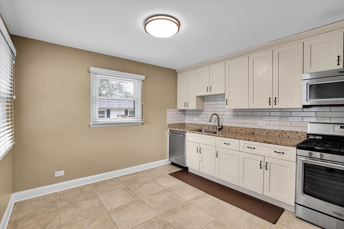 1402 S Robert Drive Property Photo 10