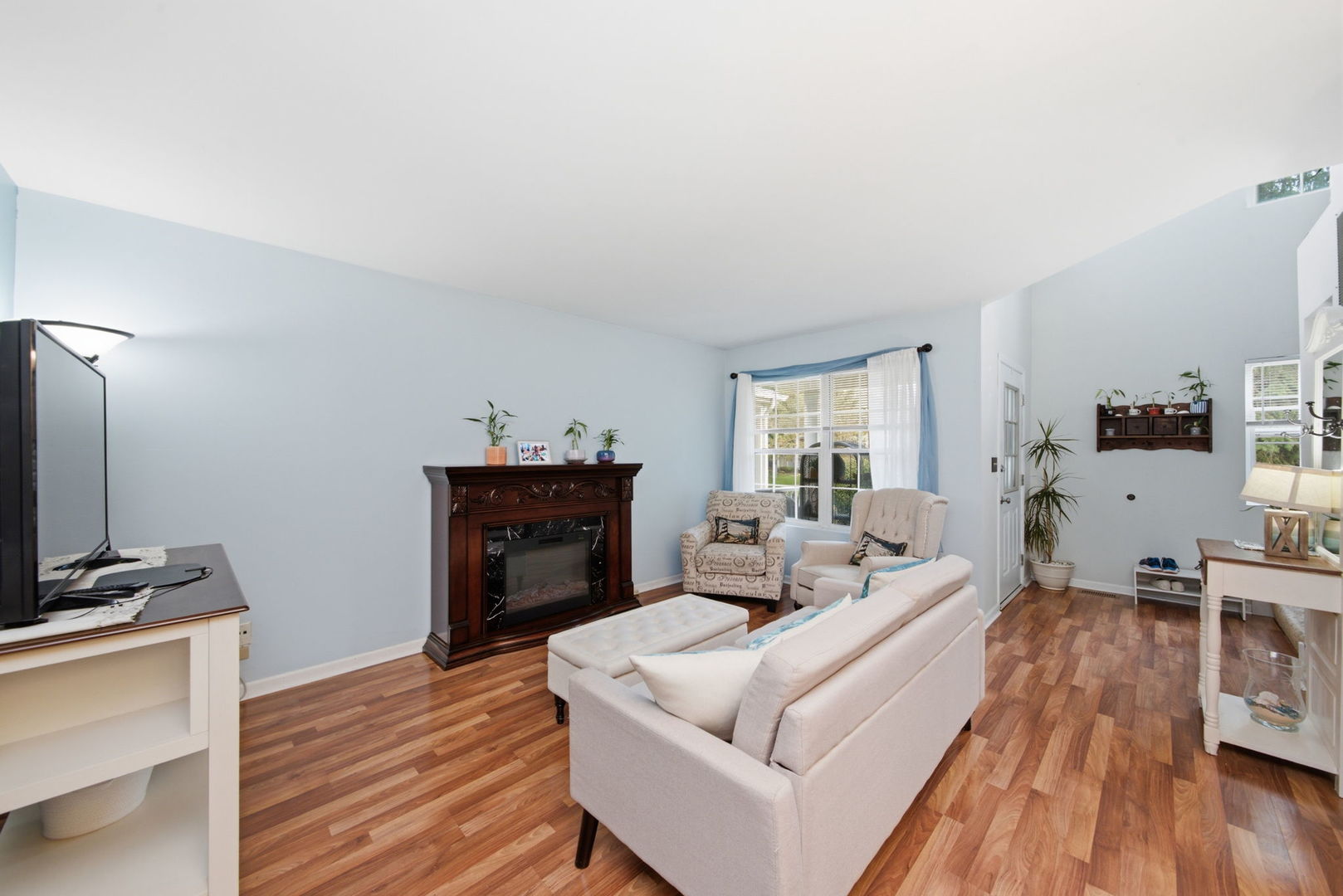 2348 Woodhill Court Property Photo 5