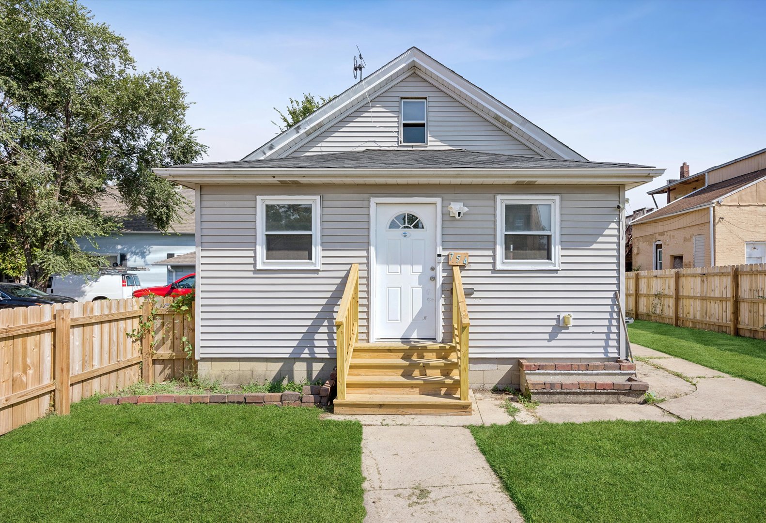 754 N Hickory Street Property Photo 1
