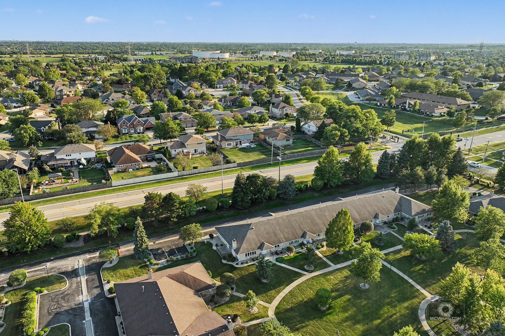 17849 Columbus Court Property Photo 4
