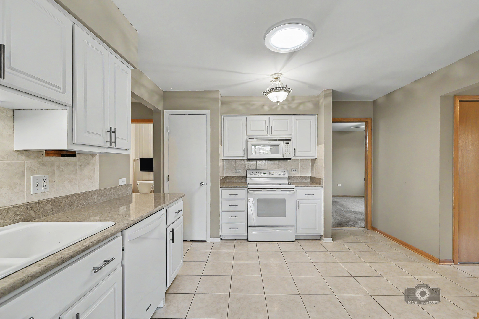 17849 Columbus Court Property Photo 12