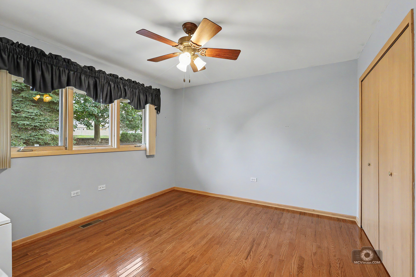 17849 Columbus Court Property Photo 14