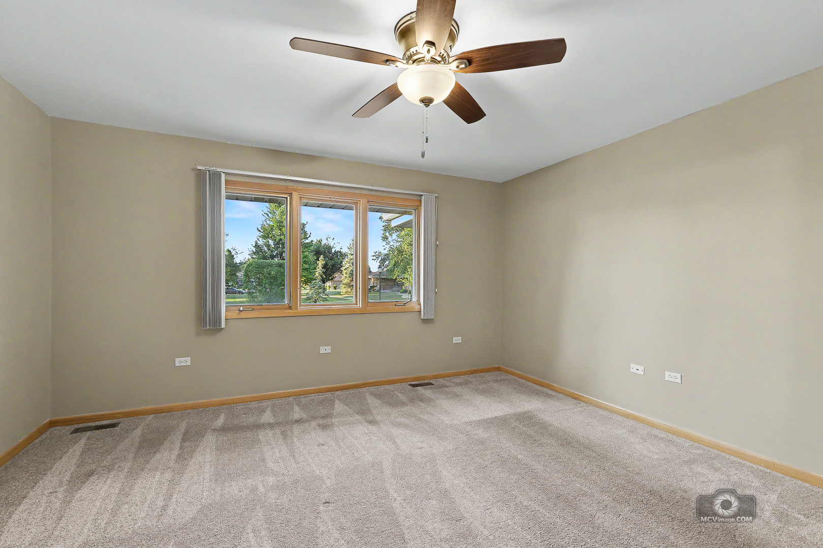 17849 Columbus Court Property Photo 16