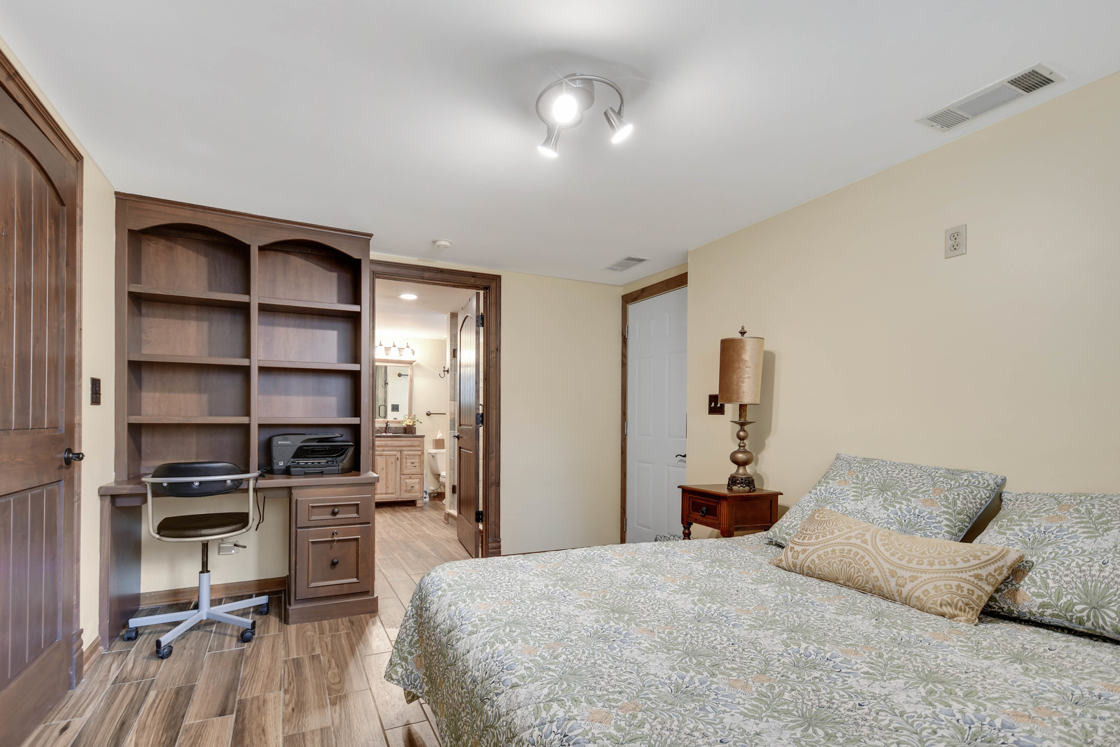 12910 S Hadfield Drive Property Photo 23