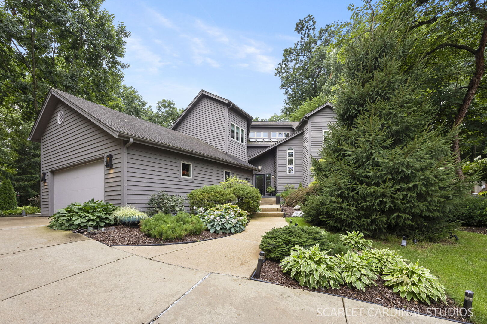 915 Knollwood Lane Property Photo 1
