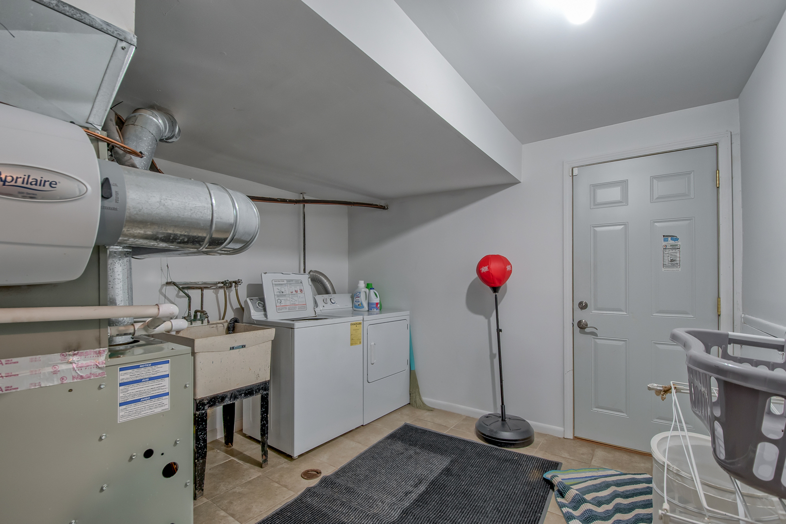 1099 Stratford Lane Property Photo 18