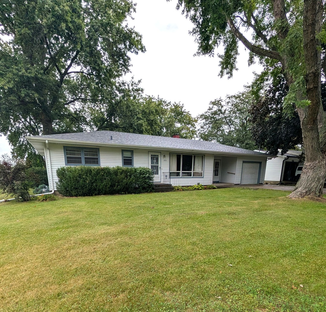 205 E Pleasant Avenue Property Photo 1