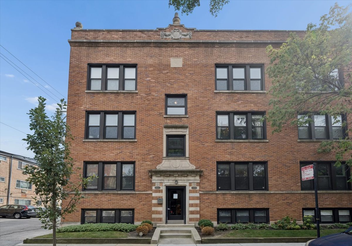 1515 W Cullom Avenue 2 Property Photo 1
