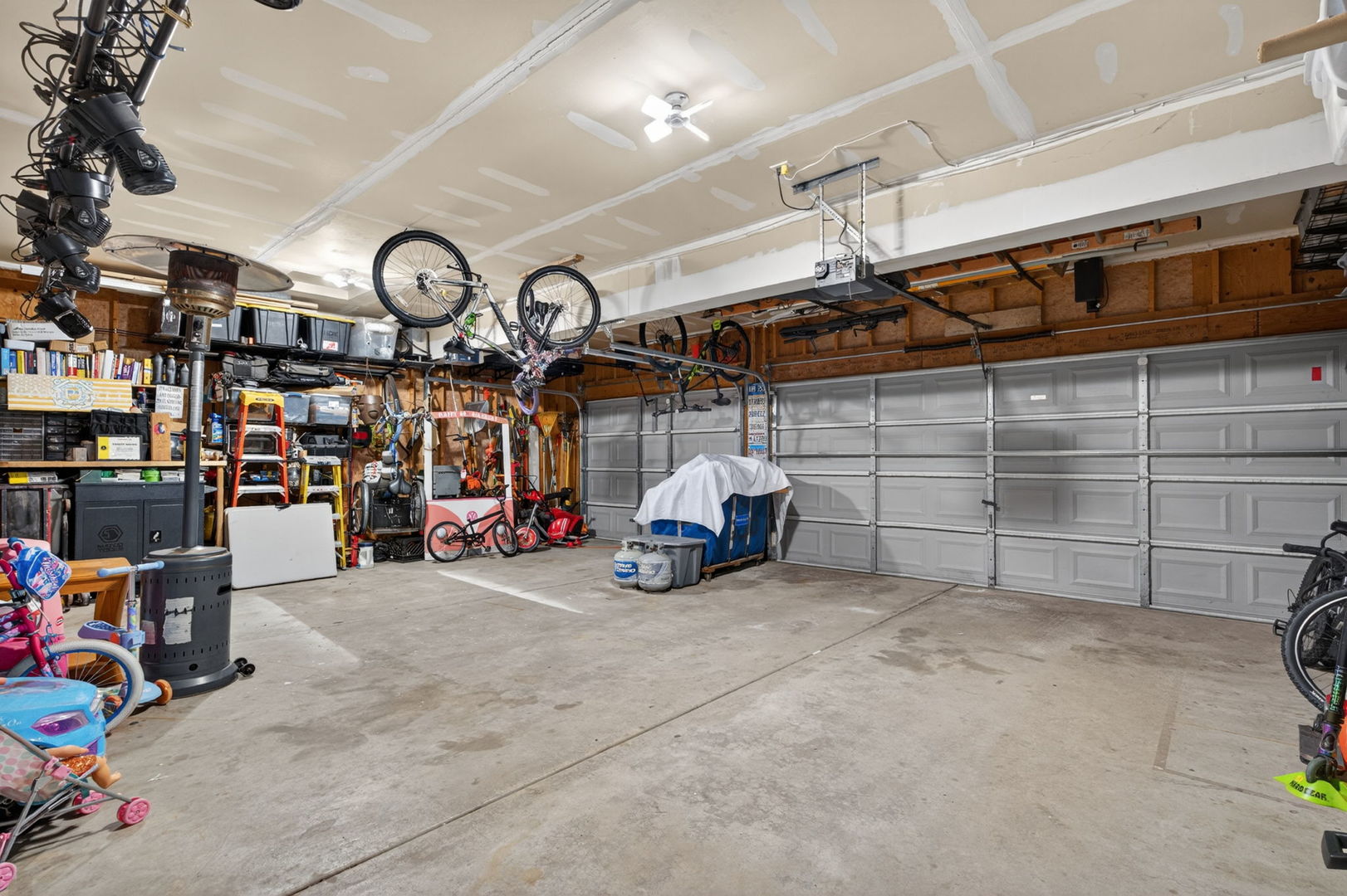 702 Longwood Court Property Photo 43