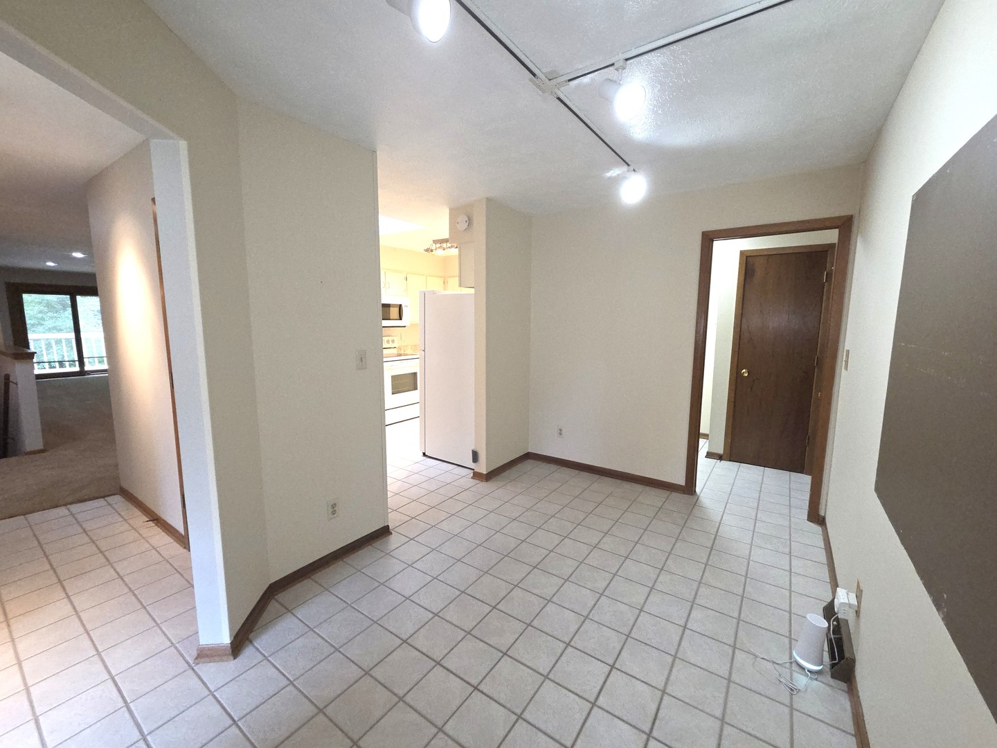 5811 Elaine Drive Property Photo 11