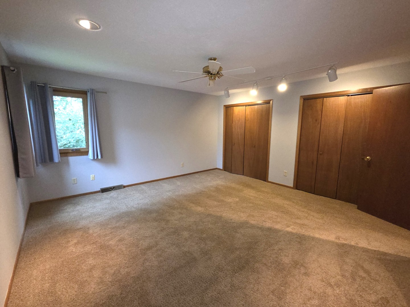 5811 Elaine Drive Property Photo 14