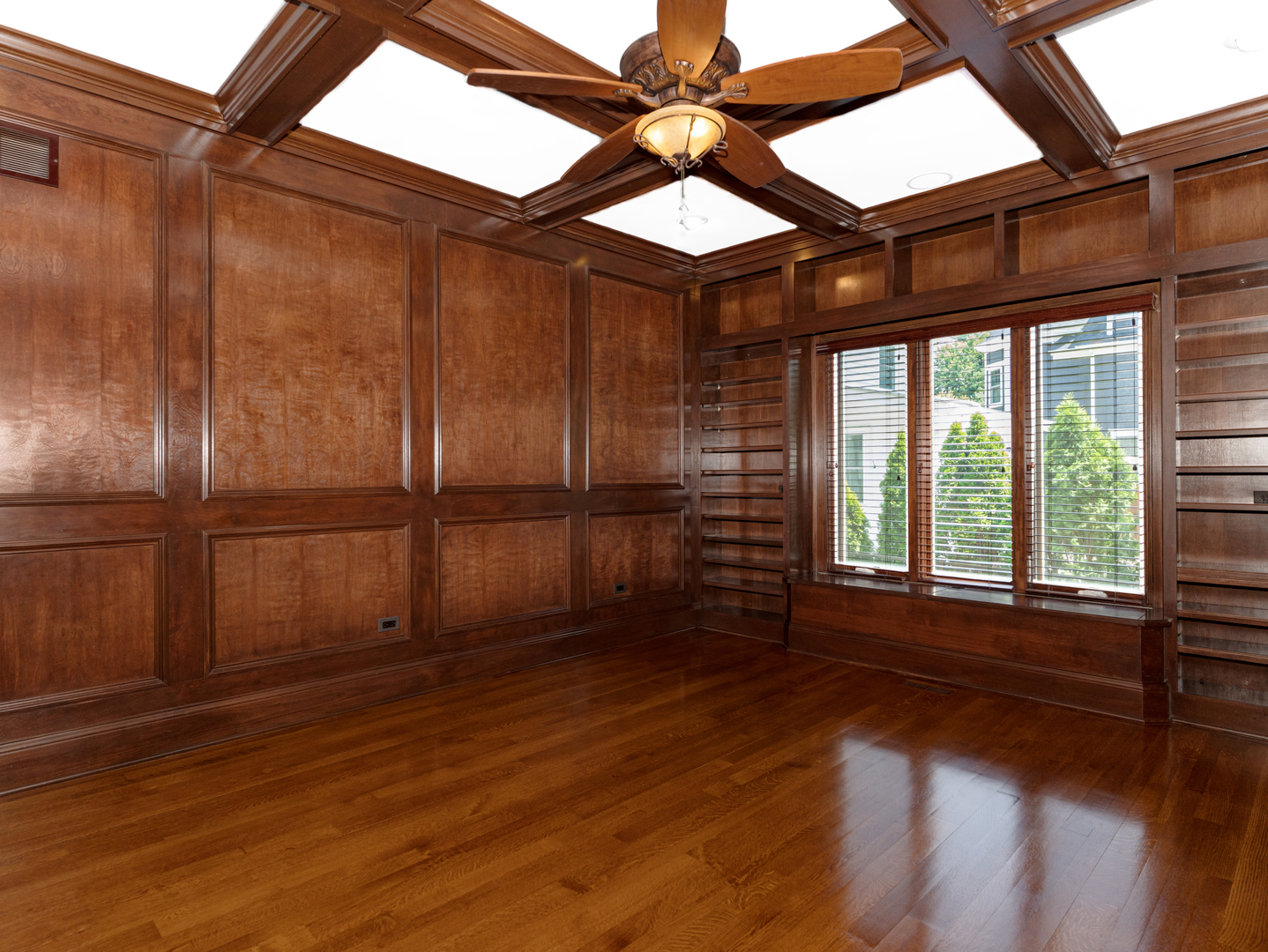 434 W Benton Avenue Property Photo 9