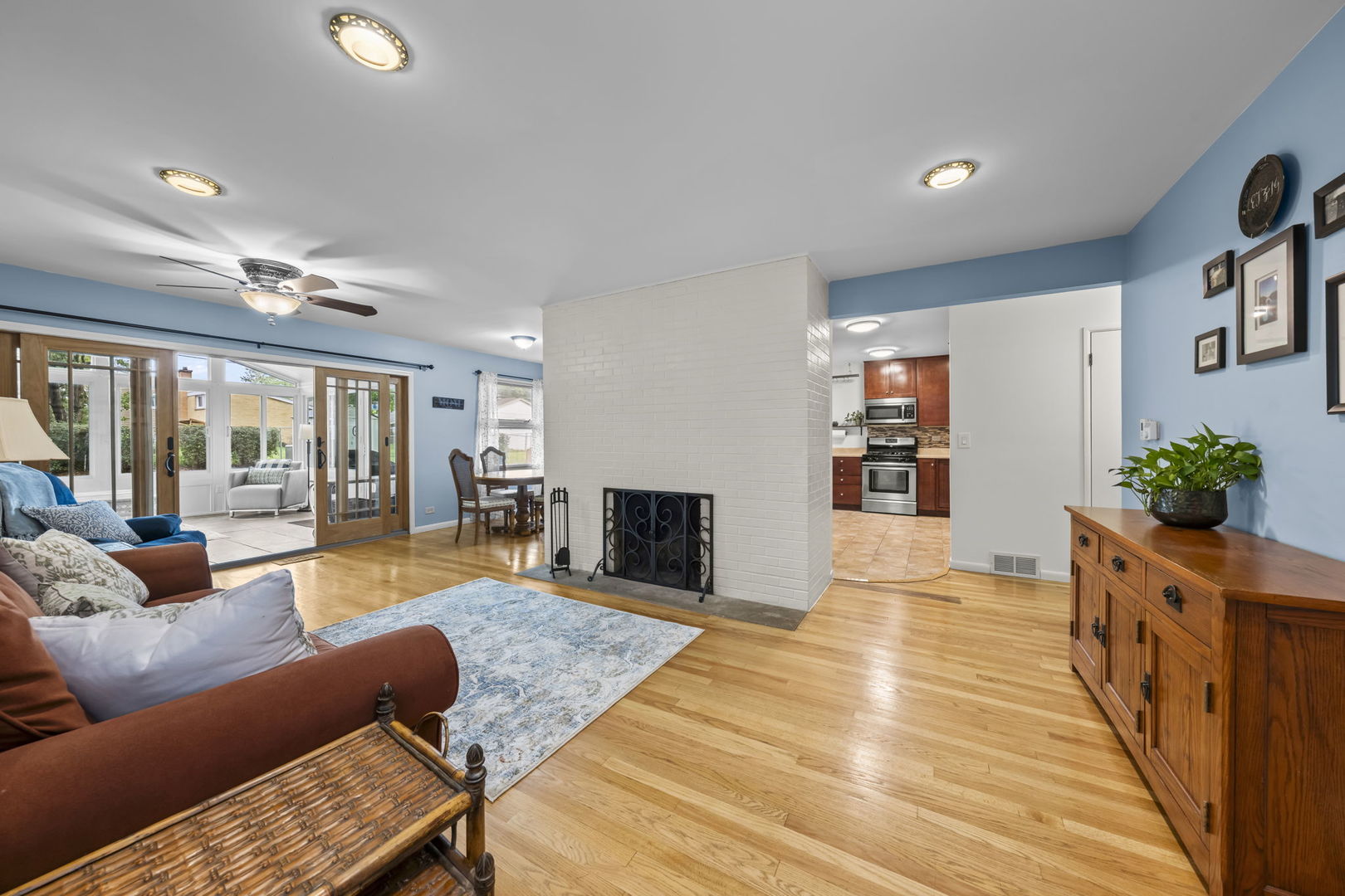 419 S Phelps Avenue Property Photo 2