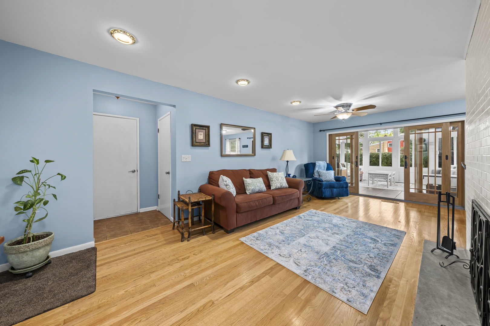 419 S Phelps Avenue Property Photo 3