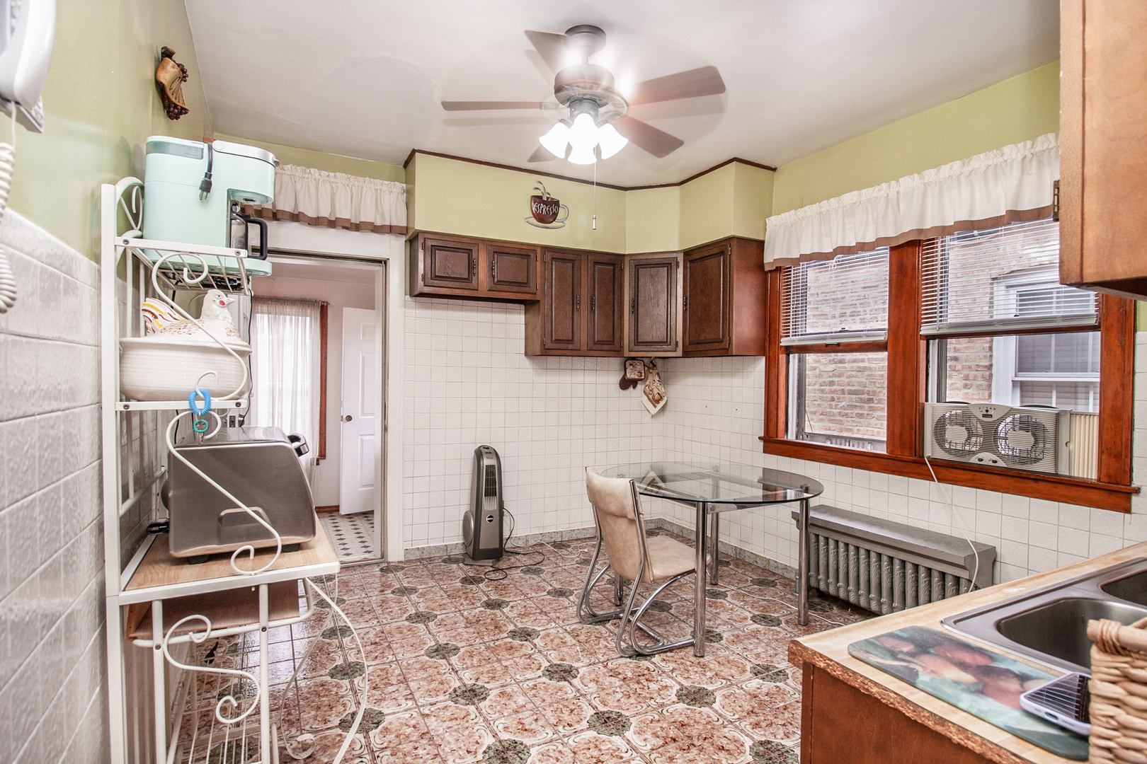 5425 N Linder Avenue Property Photo 9