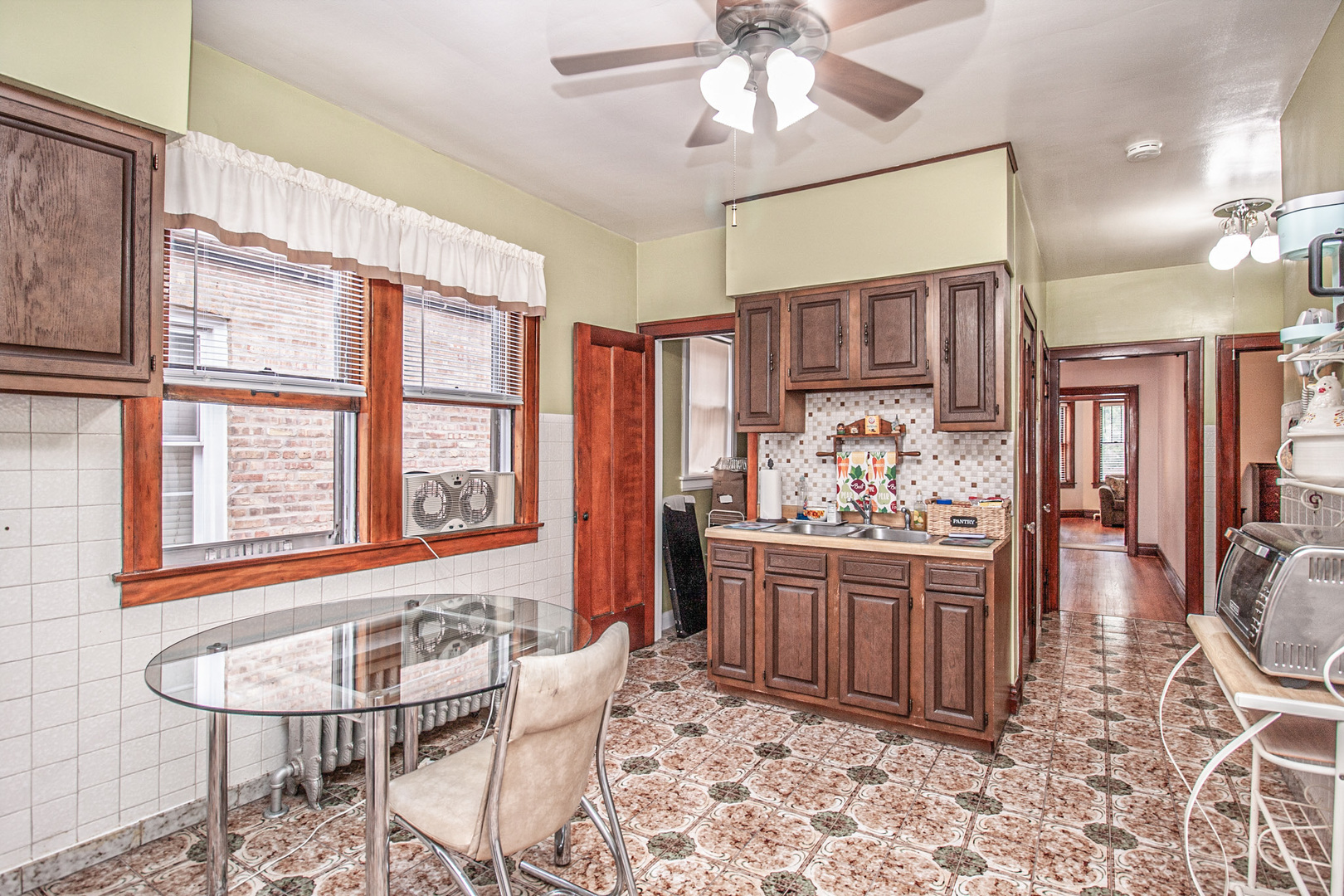 5425 N Linder Avenue Property Photo 10