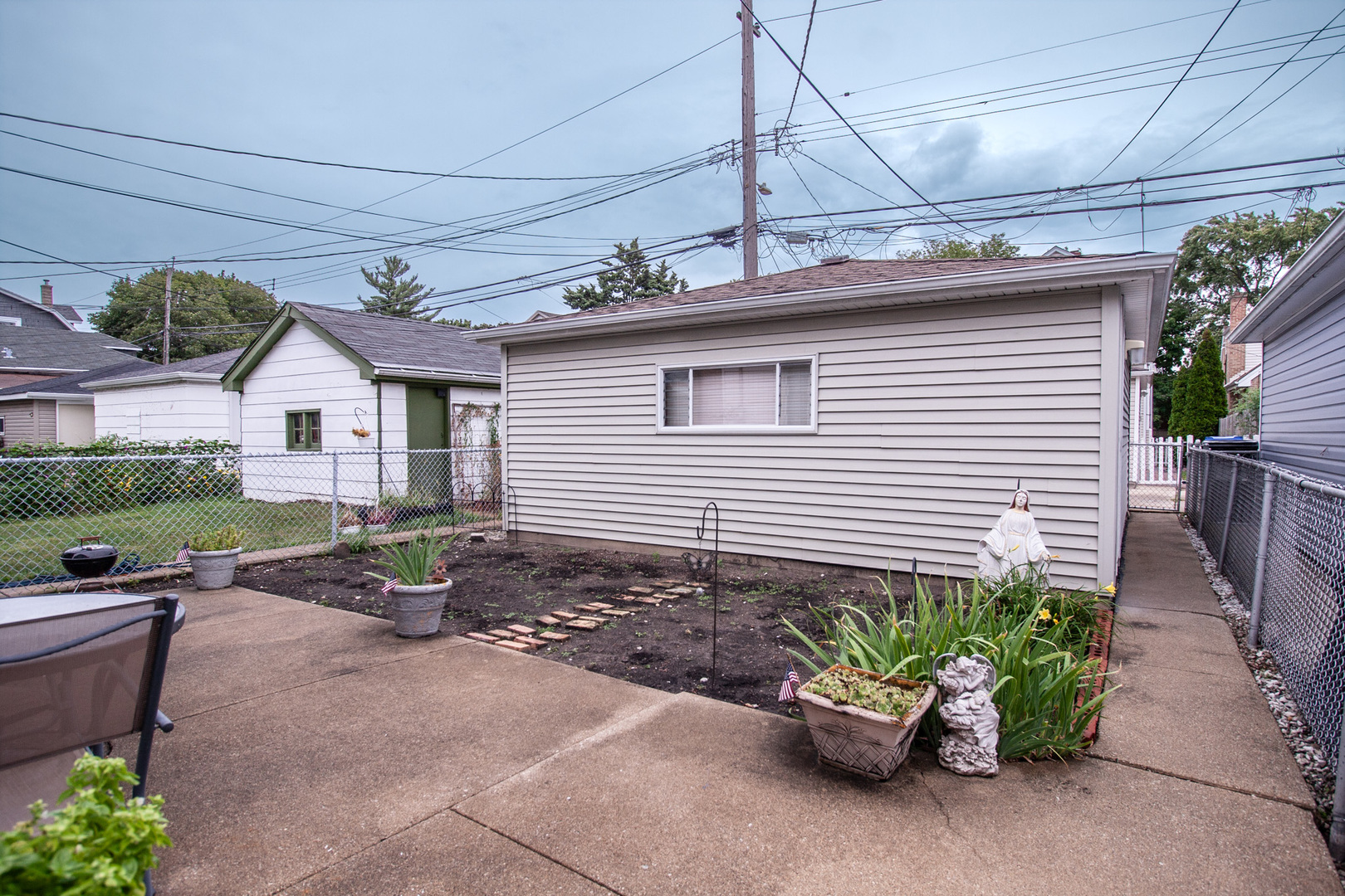 5425 N Linder Avenue Property Photo 13