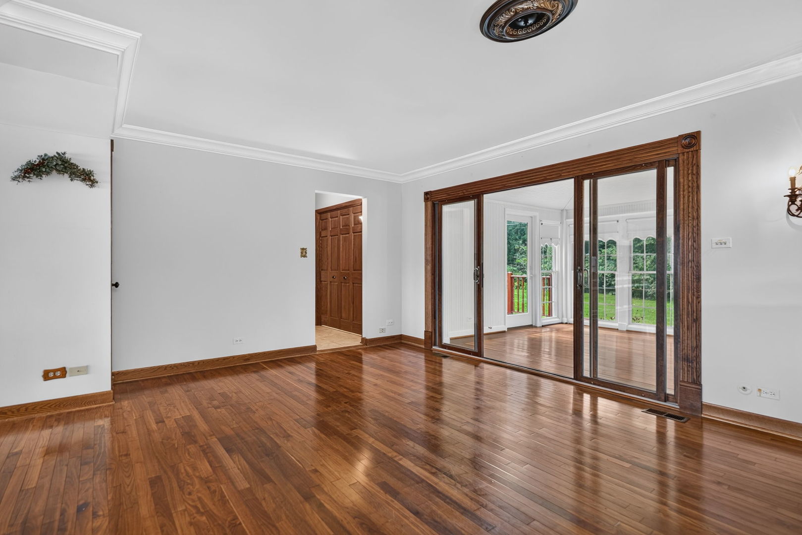 304 E Irving Park Road Property Photo 16