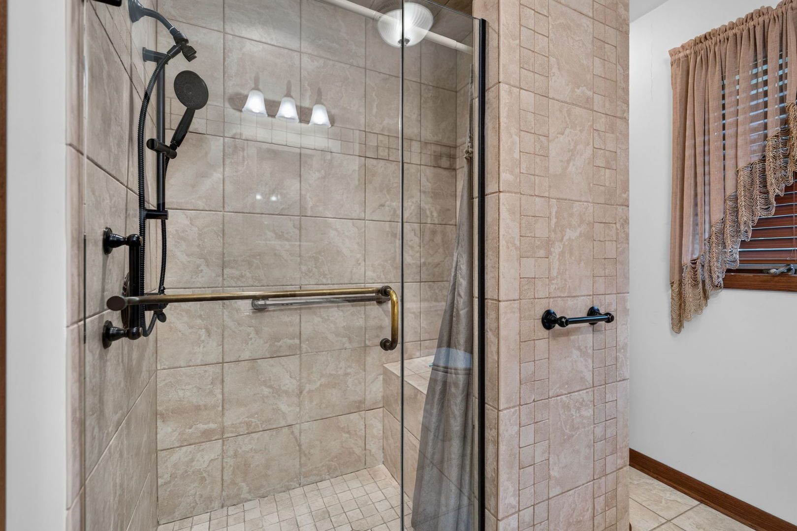 304 E Irving Park Road Property Photo 21