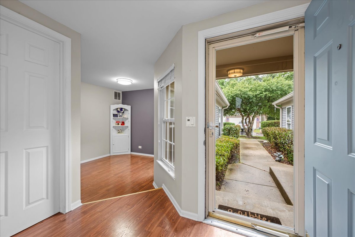877 Wembley Court Property Photo 4