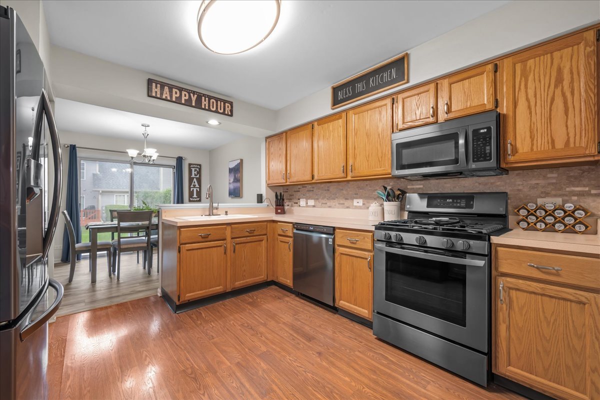 877 Wembley Court Property Photo 7