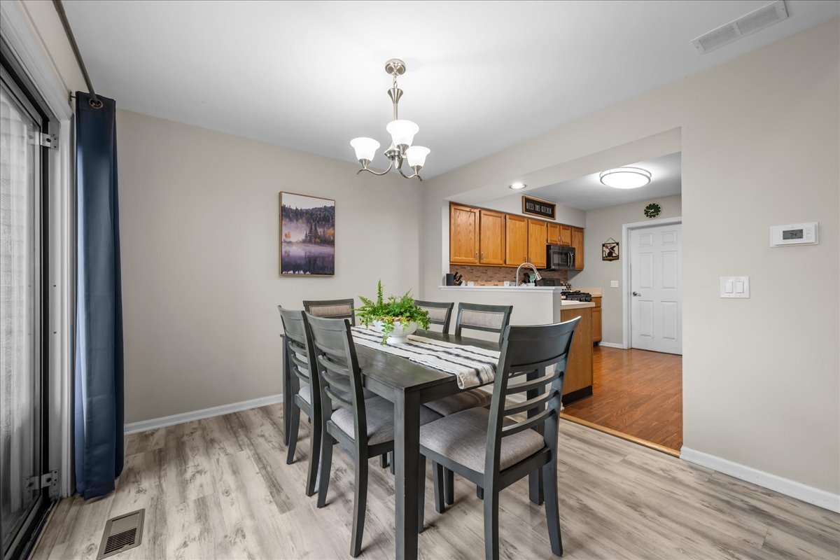 877 Wembley Court Property Photo 10