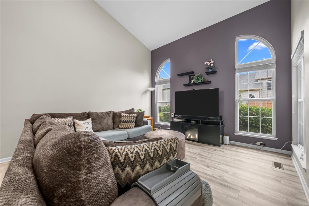 877 Wembley Court Property Photo 13