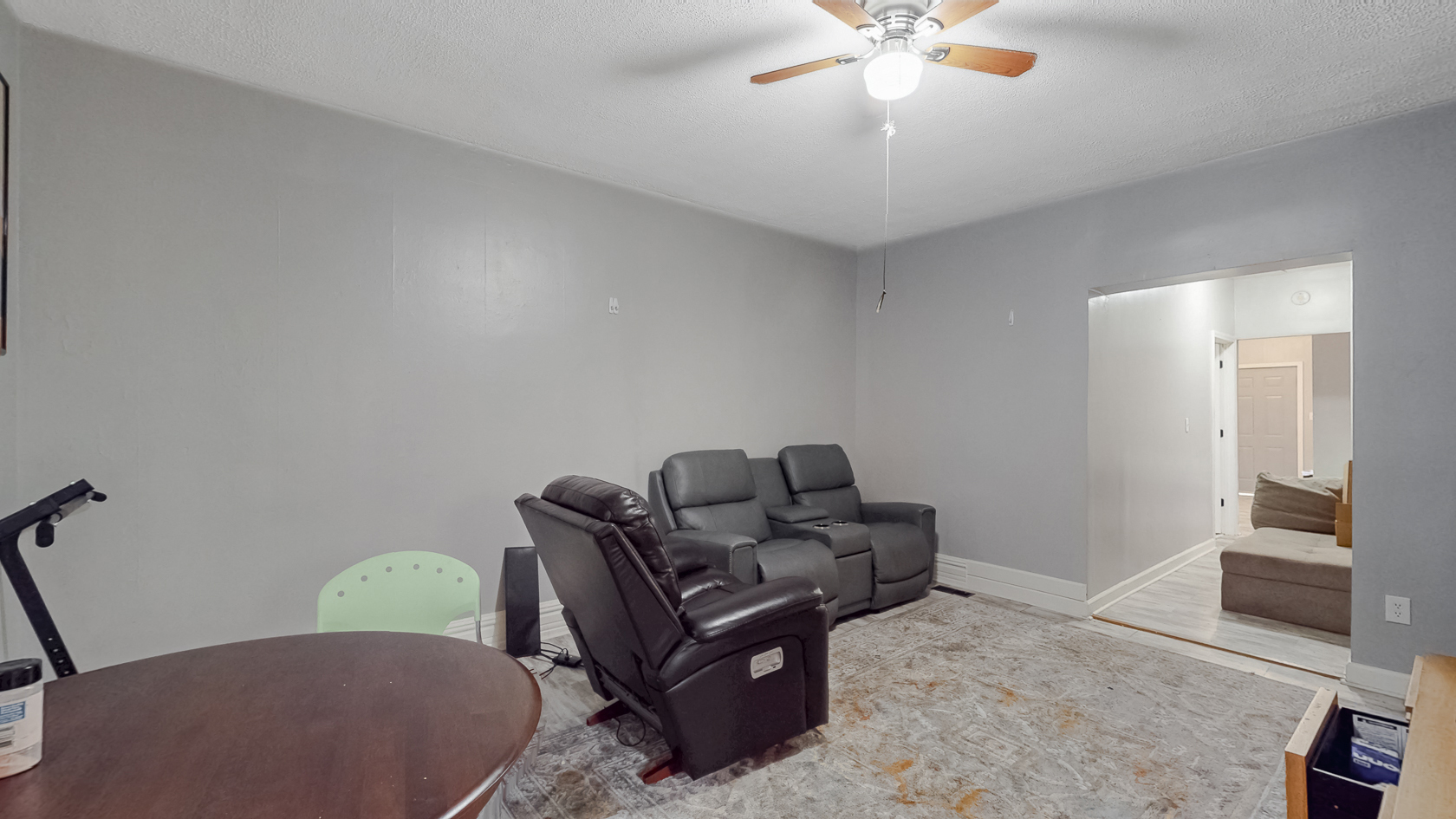 221 N Hickory Street Property Photo 6