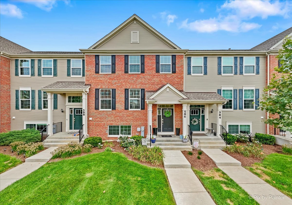 586 Cimmaron Circle Property Photo 1
